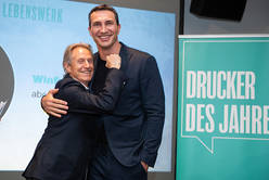 Winfried Rothermel (abcdruck) und Laudator Wladimir Klitschko